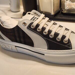 Burberry Shoe. Size 43/ US 10